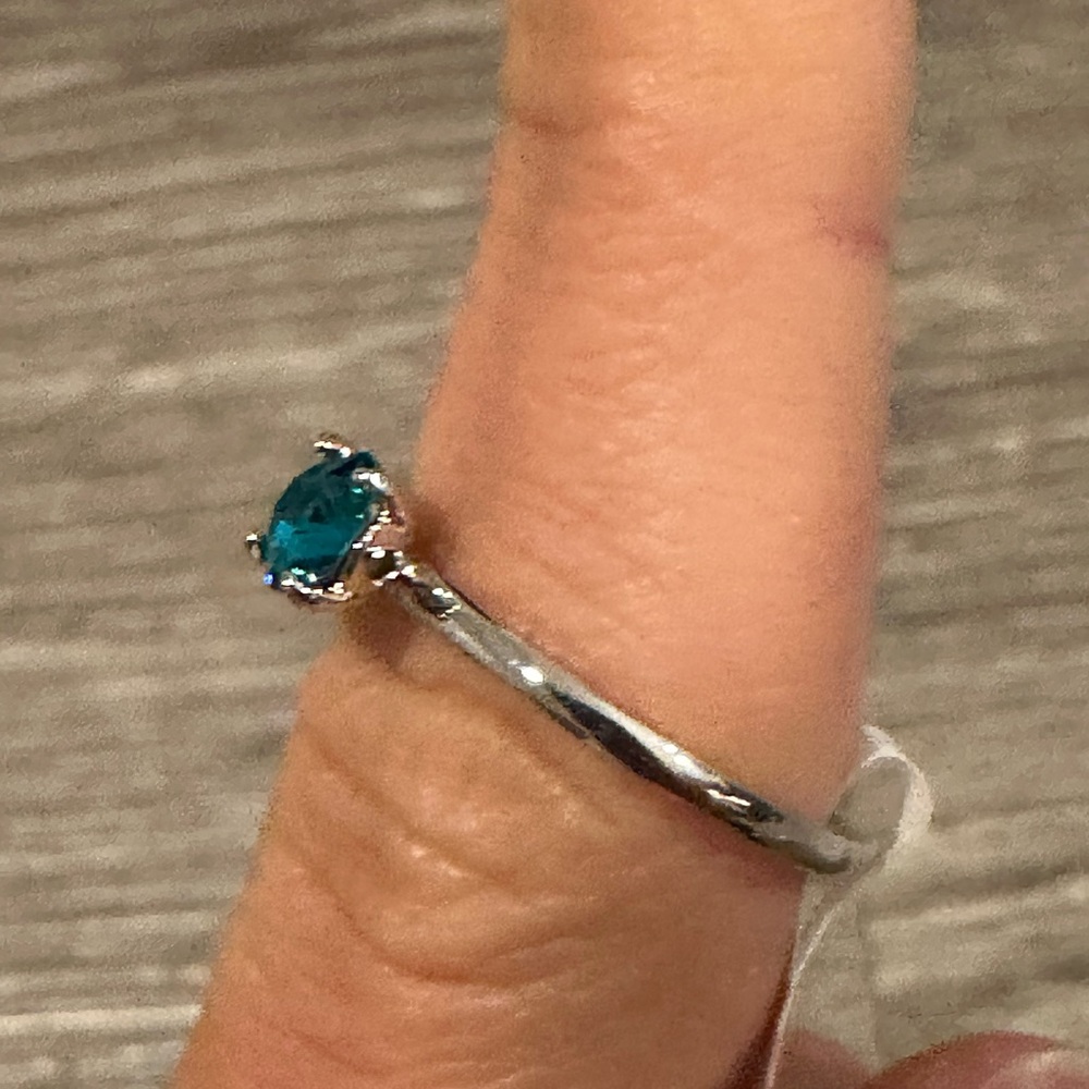 4 Charmed Aroma Rings - Picture 6 of 16